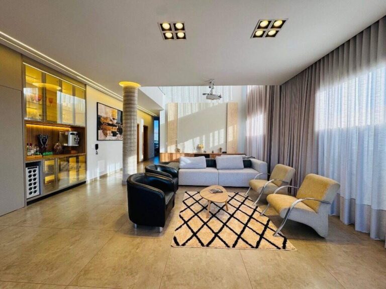 Casa em Condomínio à venda no Alto do Castelo: