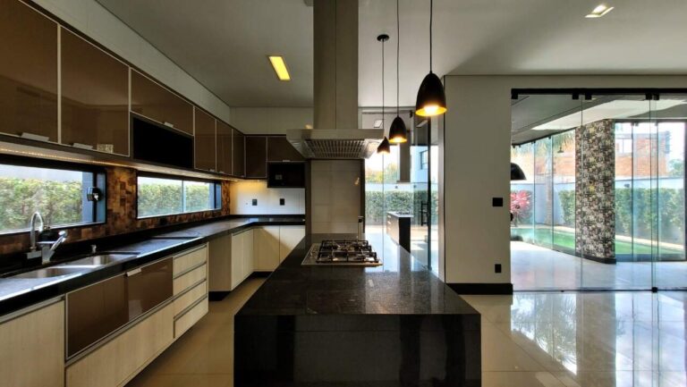 Casa em Condomínio à venda no Residencial e Empresarial Alphaville: