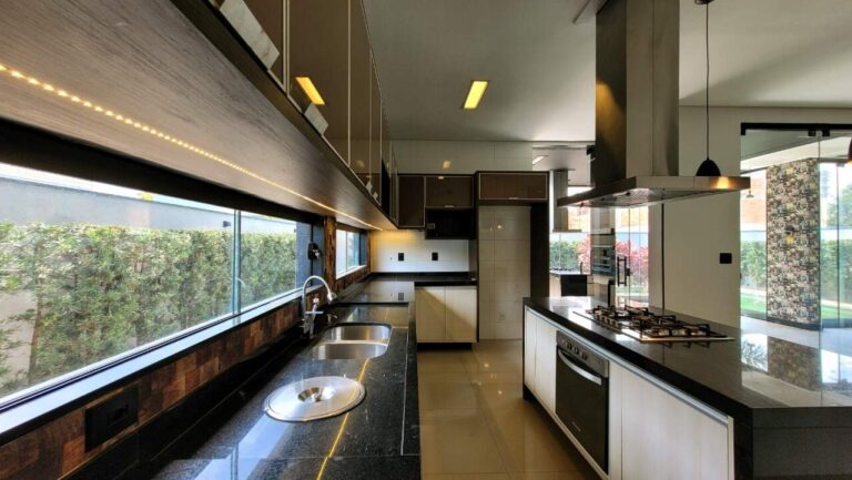 Casa em Condomínio à venda no Residencial e Empresarial Alphaville: