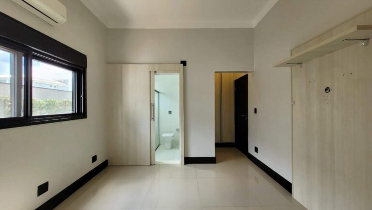 Casa em Condomínio à venda no Residencial e Empresarial Alphaville: