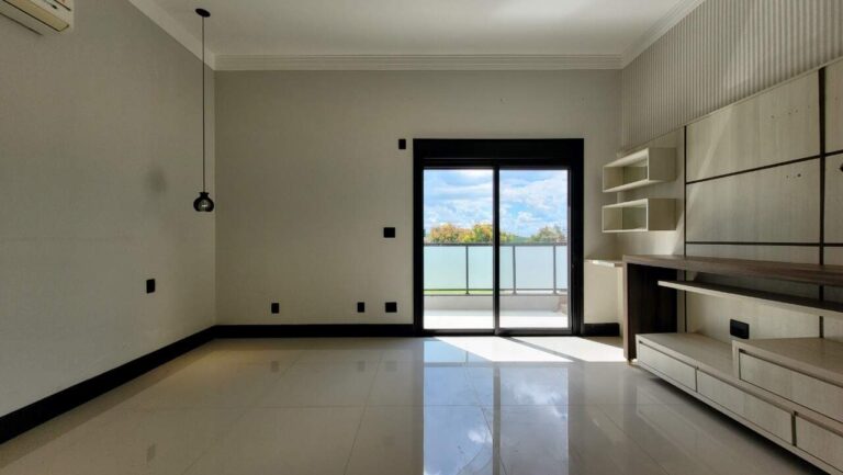 Casa em Condomínio à venda no Residencial e Empresarial Alphaville: