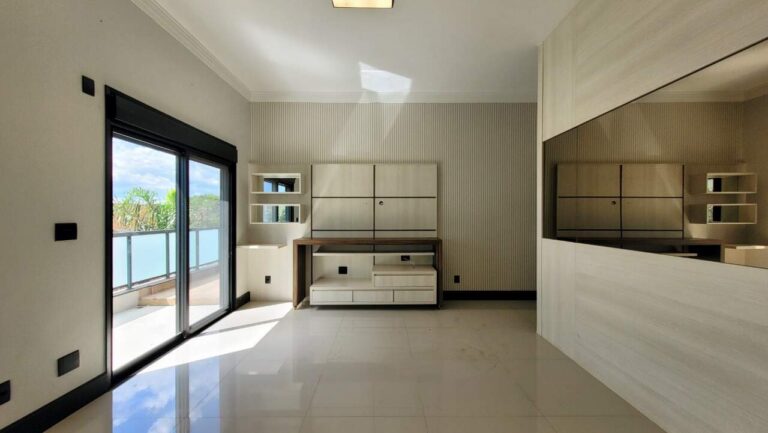 Casa em Condomínio à venda no Residencial e Empresarial Alphaville: