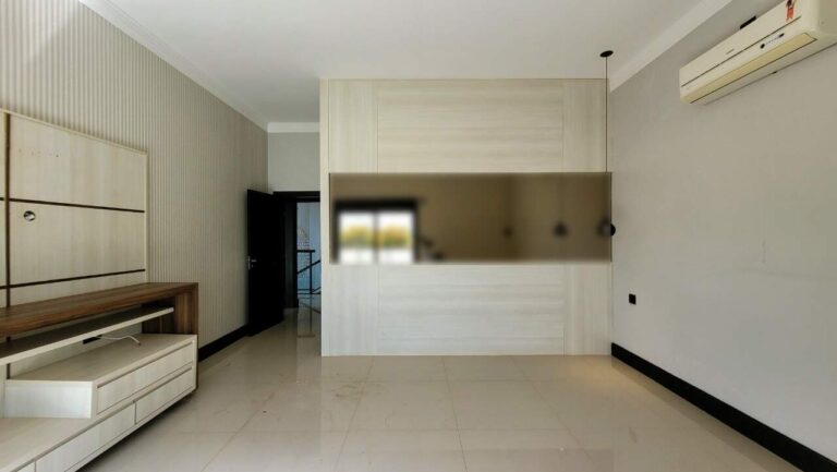 Casa em Condomínio à venda no Residencial e Empresarial Alphaville:
