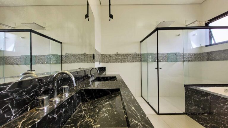 Casa em Condomínio à venda no Residencial e Empresarial Alphaville: