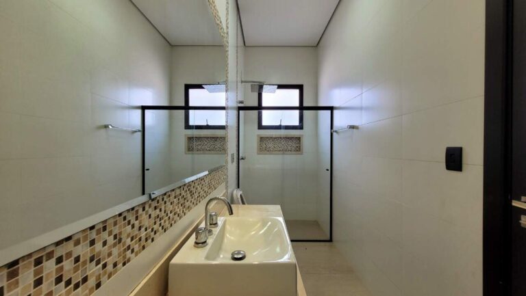 Casa em Condomínio à venda no Residencial e Empresarial Alphaville: