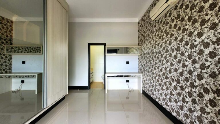 Casa em Condomínio à venda no Residencial e Empresarial Alphaville: