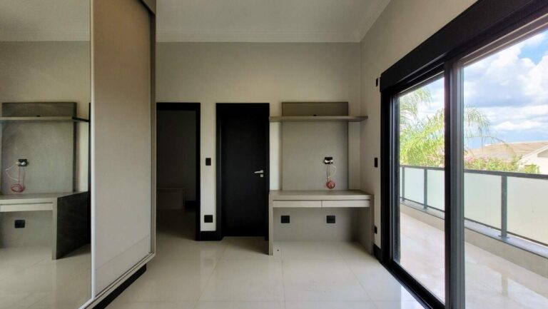 Casa em Condomínio à venda no Residencial e Empresarial Alphaville: