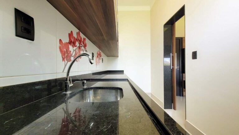 Casa em Condomínio à venda no Residencial e Empresarial Alphaville: