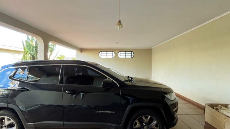 Casa para aluguel no Jardim Sumaré: garagem