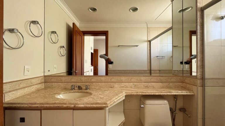 Apartamento à venda no Jardim Irajá: Banheiro su te 2