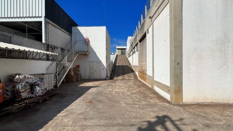 Prédio Comercial à venda no Nova Aliança: