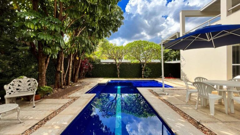 Casa em Condomínio à venda no Vila do Golfe: piscina