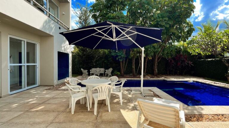 Casa em Condomínio à venda no Vila do Golfe: piscina