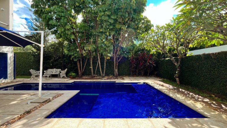 Casa em Condomínio à venda no Vila do Golfe: piscina