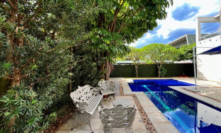 Casa em Condomínio à venda no Vila do Golfe: piscina