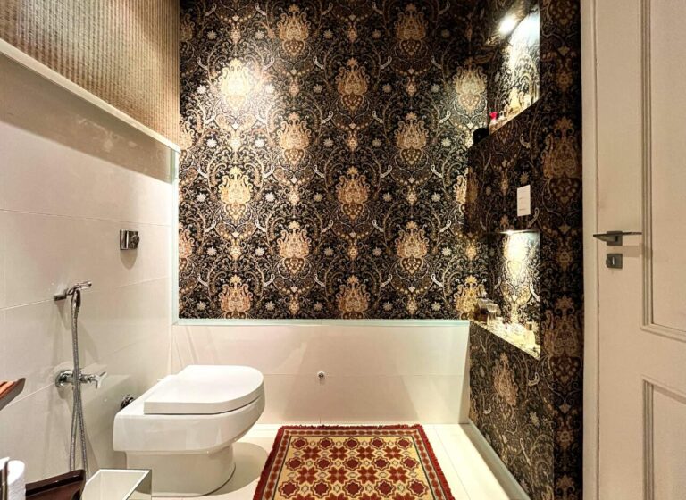 Casa em Condomínio à venda no Vila do Golfe: lavabo