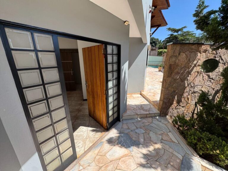 Casa Comercial para aluguel no Jardim São Luiz: