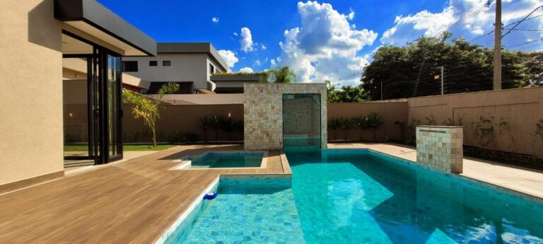 Casa em Condomínio à venda no Vila do Golfe: Piscina