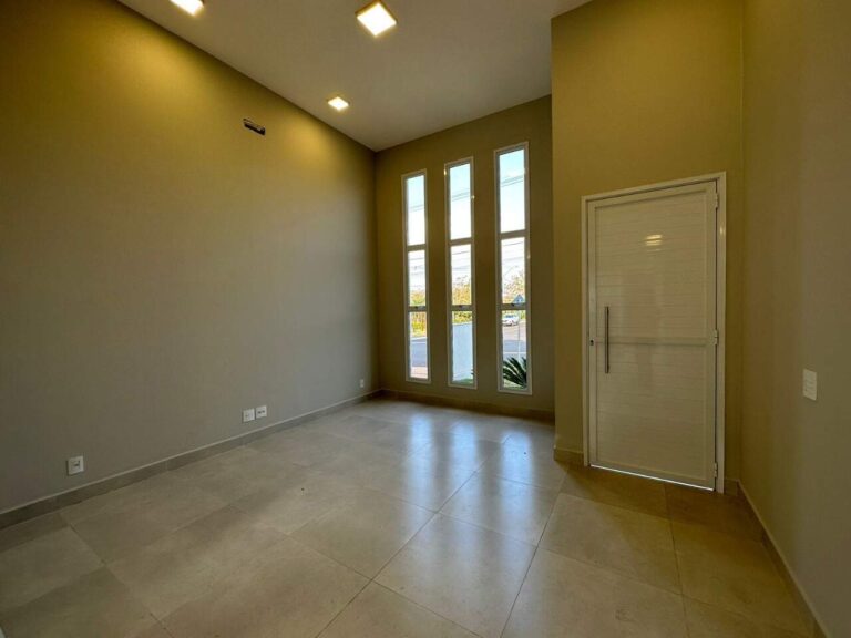 Casa em Condomínio à venda no Jardim Valência: