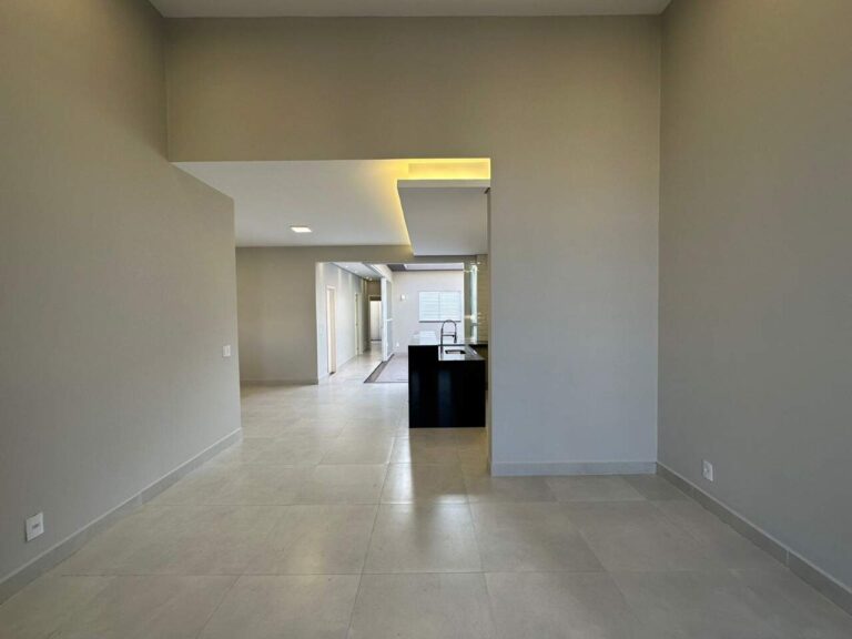 Casa em Condomínio à venda no Jardim Valência: