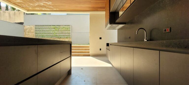 Casa em Condomínio à venda no Residencial e Empresarial Alphaville: varanda gourmet