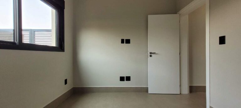 Casa em Condomínio à venda no Residencial e Empresarial Alphaville: home office