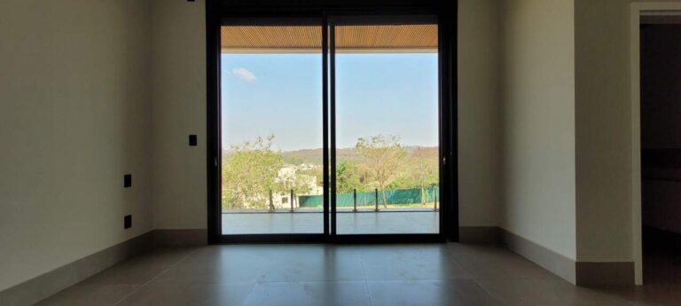 Casa em Condomínio à venda no Residencial e Empresarial Alphaville: su te 3