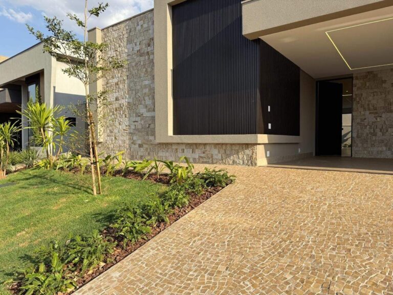 Casa em Condomínio à venda no Vila do Golfe: