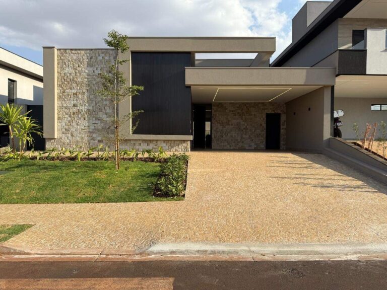 Casa em Condomínio à venda no Vila do Golfe: