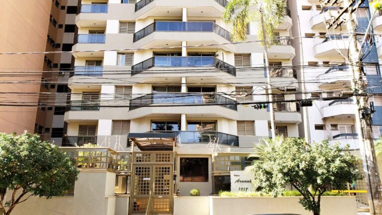 Apartamento à venda no Centro: Fachada