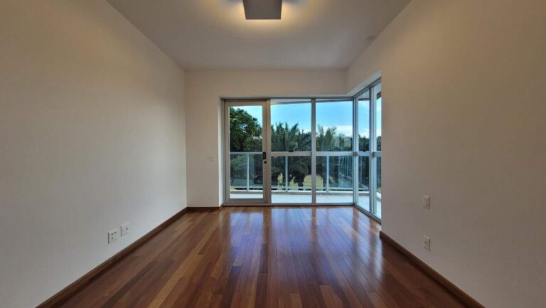 Apartamento à venda no Vila do Golfe: Su te m ster