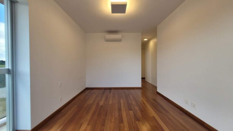 Apartamento à venda no Vila do Golfe: Su te m ster