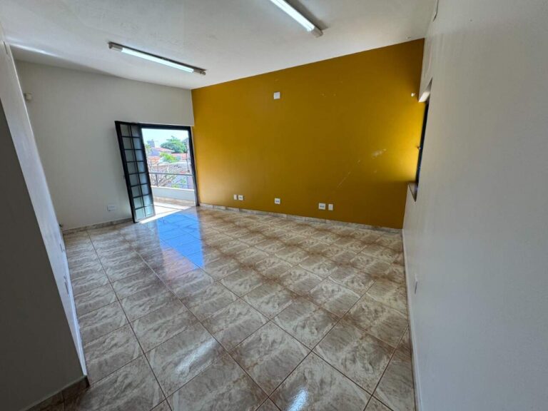 Casa Comercial para aluguel no Jardim São Luiz: