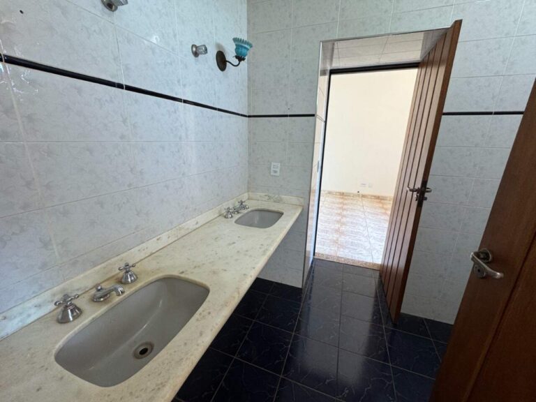Casa Comercial para aluguel no Jardim São Luiz: