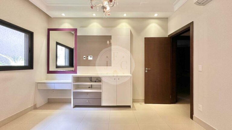 Casa em Condomínio à venda no Jardim Botânico: