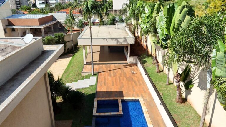 Casa em Condomínio para aluguel no Jardim Botânico: