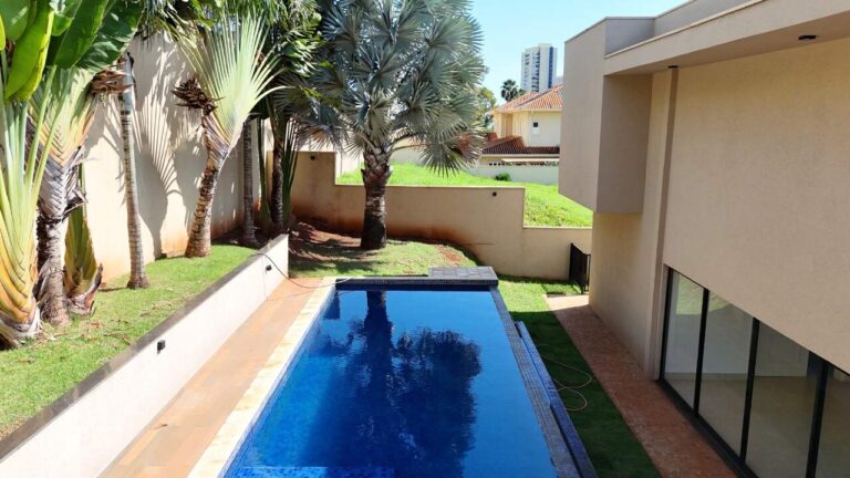 Casa em Condomínio para aluguel no Jardim Botânico: