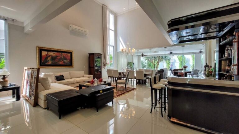 Casa em Condomínio à venda no Jardim Botânico: