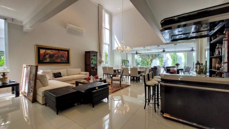 Casa em Condomínio para aluguel no Jardim Botânico: