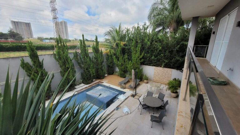 Casa em Condomínio para aluguel no Jardim Botânico: