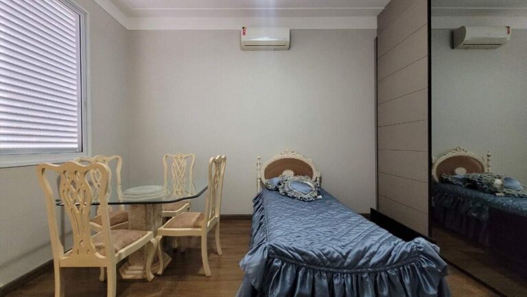 Casa em Condomínio para aluguel no Jardim Botânico: