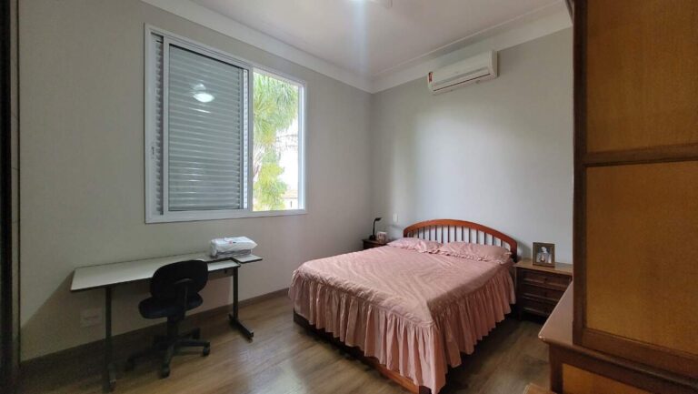 Casa em Condomínio à venda no Jardim Botânico: