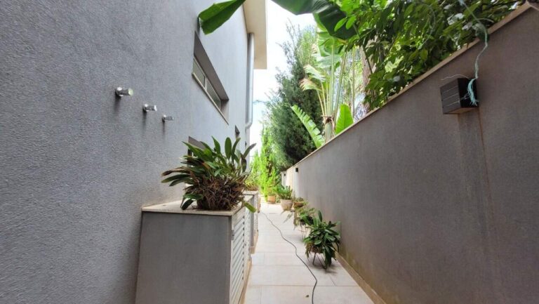 Casa em Condomínio para aluguel no Jardim Botânico: