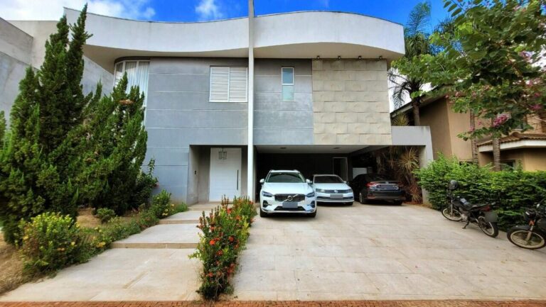 Casa em Condomínio para aluguel no Jardim Botânico: