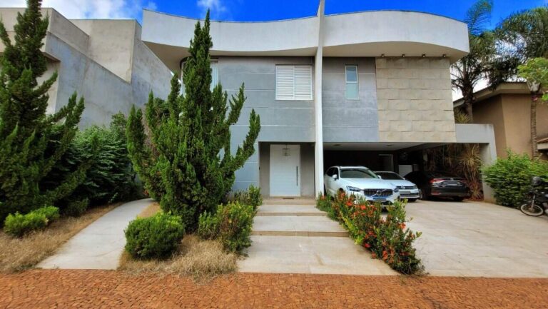 Casa em Condomínio para aluguel no Jardim Botânico: