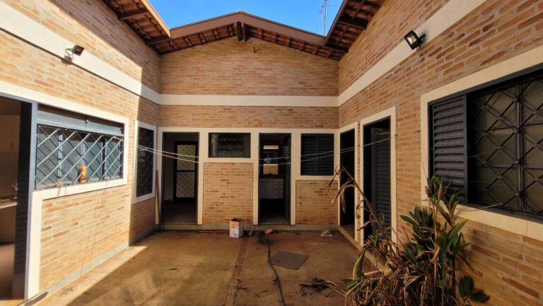 Casa para aluguel no Jardim Canadá: