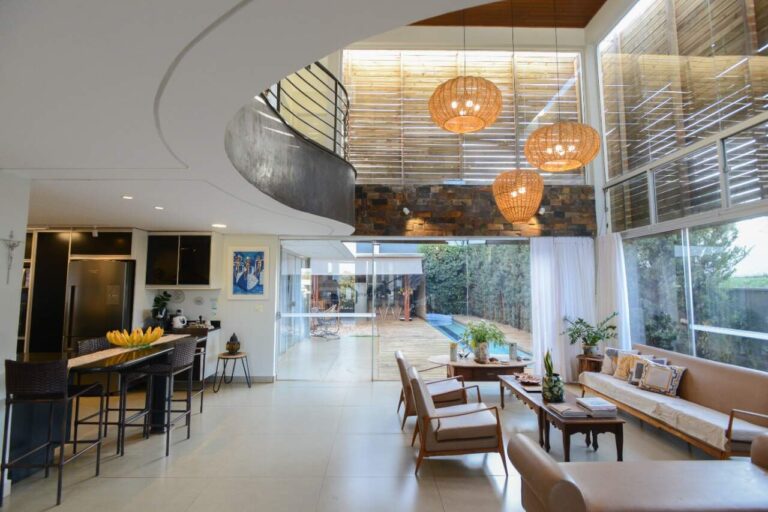 Casa em Condomínio para aluguel no Residencial e Empresarial Alphaville: