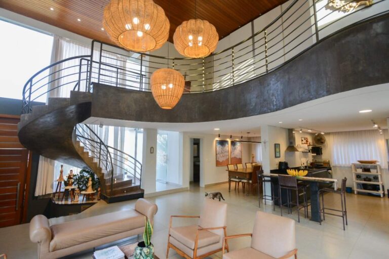 Casa em Condomínio para aluguel no Residencial e Empresarial Alphaville: