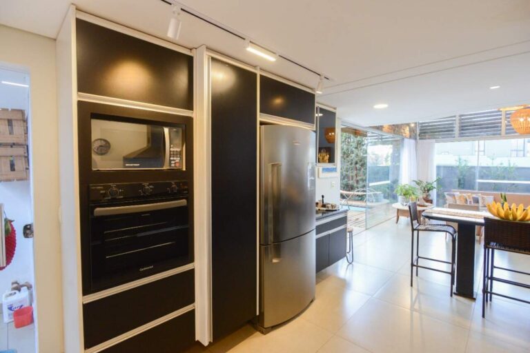 Casa em Condomínio para aluguel no Residencial e Empresarial Alphaville: