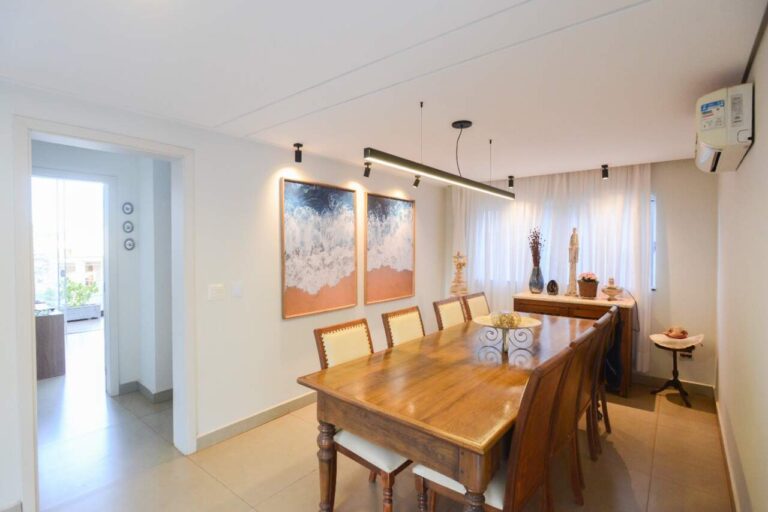 Casa em Condomínio à venda no Residencial e Empresarial Alphaville: